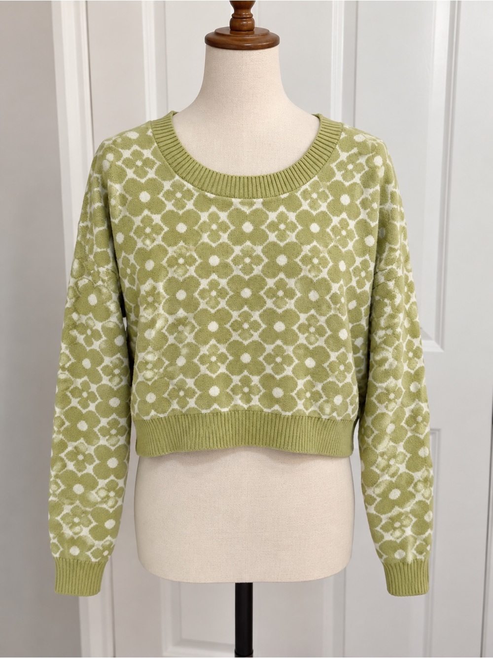 Hollister Light Green and White Cropped Crewneck Sweater